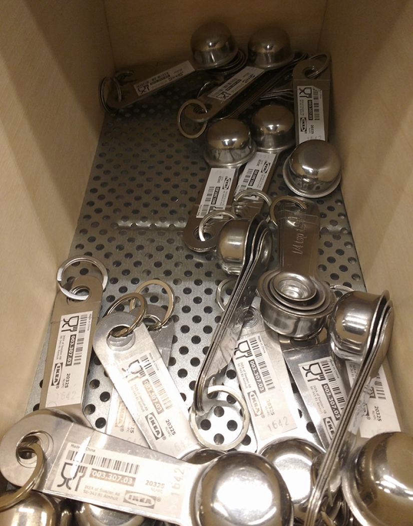 IKEA — Black Hole: Men's secret report on how time disappears