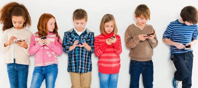 "I'm afraid of your children": how not to become a pedophile in the eyes of the public