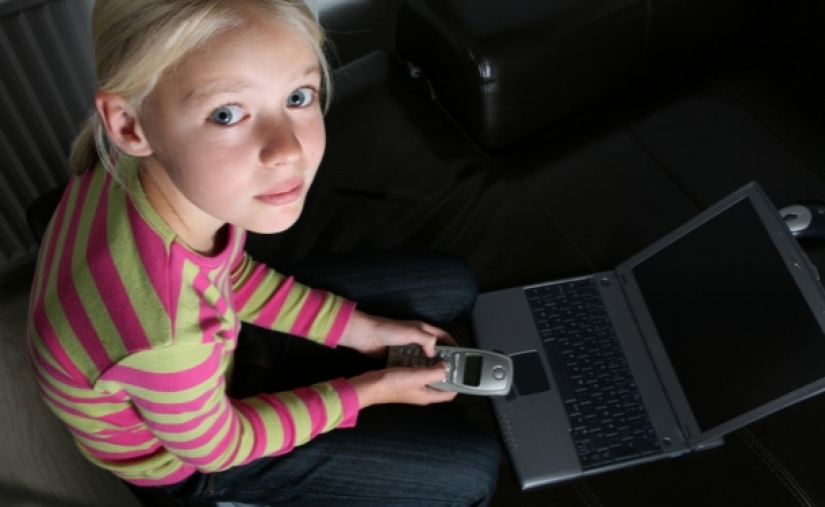 "I'm afraid of your children": how not to become a pedophile in the eyes of the public