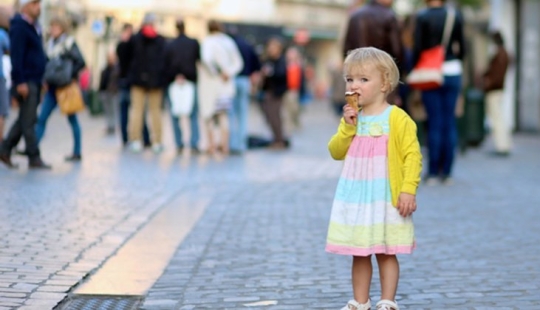 "I'm afraid of your children": how not to become a pedophile in the eyes of the public