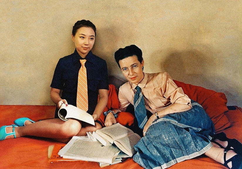 "I'm everywhere": Chinese artist inserts herself into iconic celebrity photos