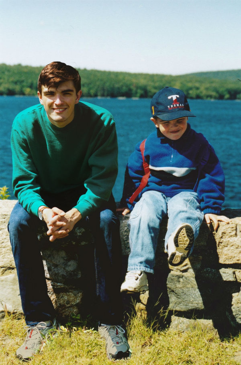 "I'm hanging out with myself": Canadian photoshopped himself to children's photos