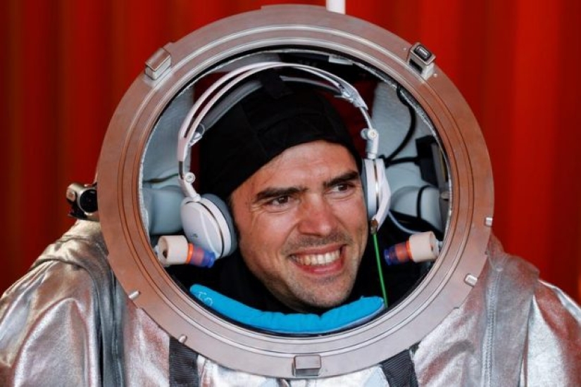 In a rocky Israeli crater, scientists simulate life on Mars