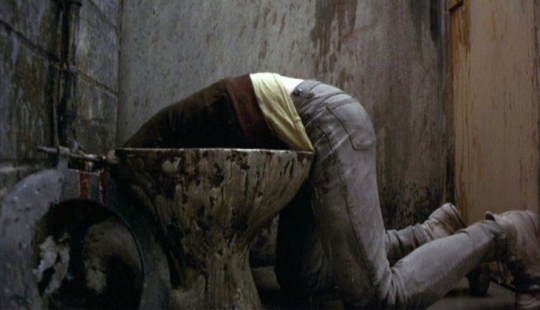 In Kiev, they wanted to throw feces at the gay parade, but the police seized "weapons" In Kiev, they wanted to throw feces at the gay parade, but the police seized "weapons"