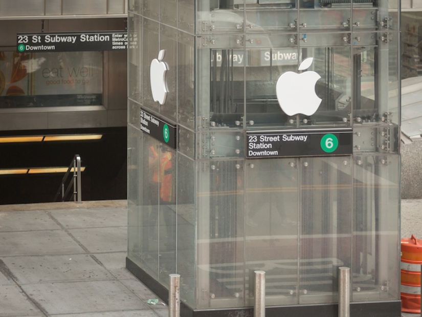 In New York, they put up a fake Apple Store, and a queue for iPhones lined up for it