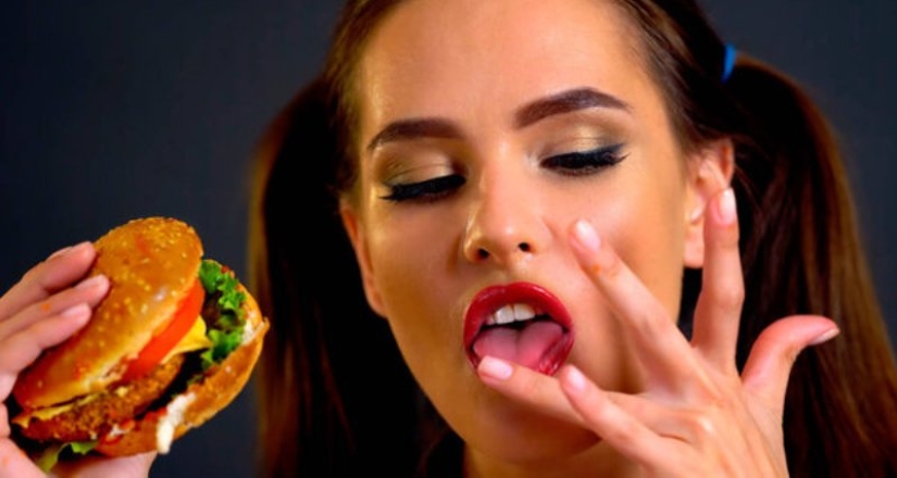 In Sweden, a vegan burger with the taste of human flesh has been prepared In Sweden, a vegan burger with the taste of human flesh has been prepared