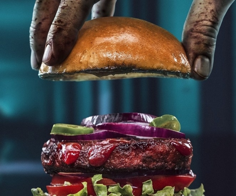 In Sweden, a vegan burger with the taste of human flesh has been prepared In Sweden, a vegan burger with the taste of human flesh has been prepared