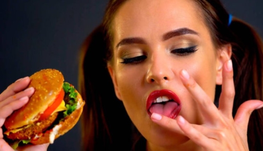 In Sweden, a vegan burger with the taste of human flesh has been prepared In Sweden, a vegan burger with the taste of human flesh has been prepared