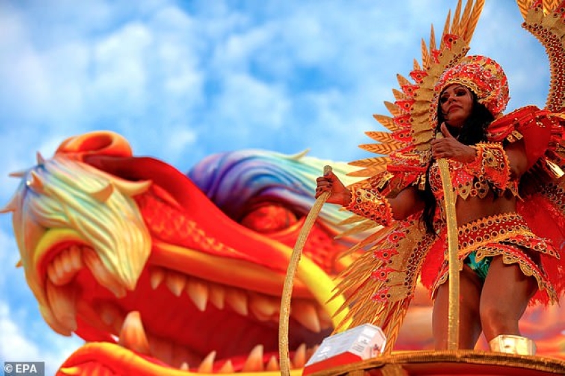In the incendiary rhythm of samba: the brightest spectacle of the year is the colorful carnival in Rio de Janeiro