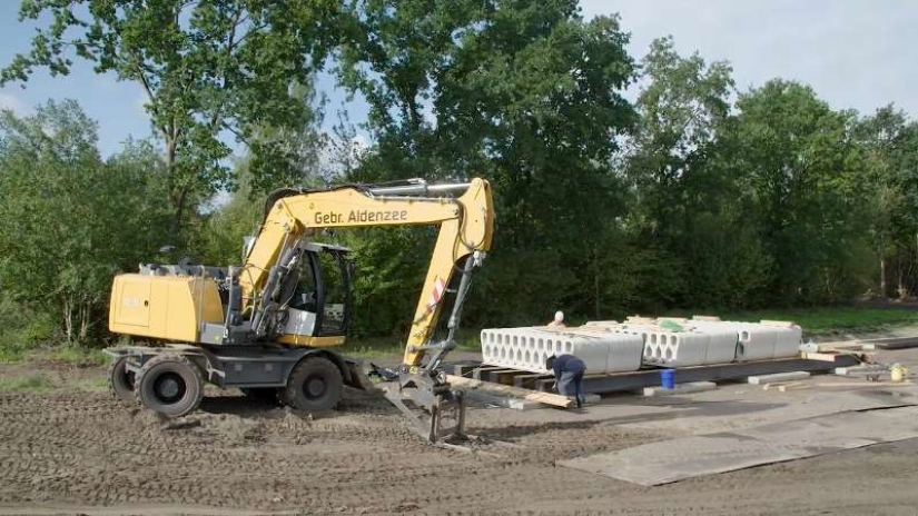 In the Netherlands, a bridge capable of supporting 40 trucks was printed on a 3D printer