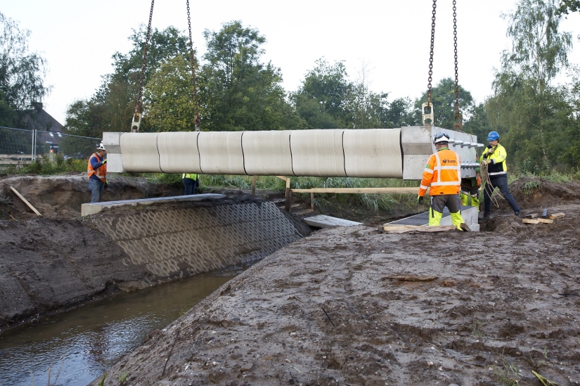 In the Netherlands, a bridge capable of supporting 40 trucks was printed on a 3D printer