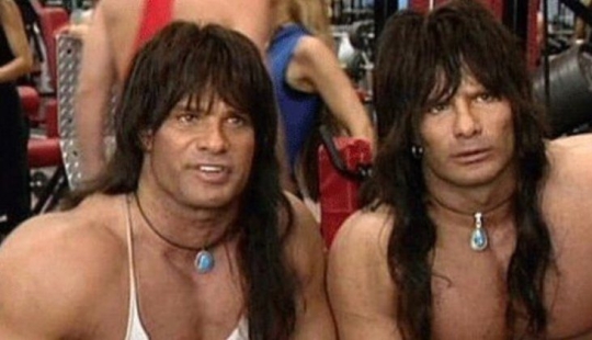 In the USA, one of the twin brothers who played the main roles in the 90s comedy "Nannies" has died In the USA, one of the twin brothers who played the main roles in the 90s comedy "Nannies" has died