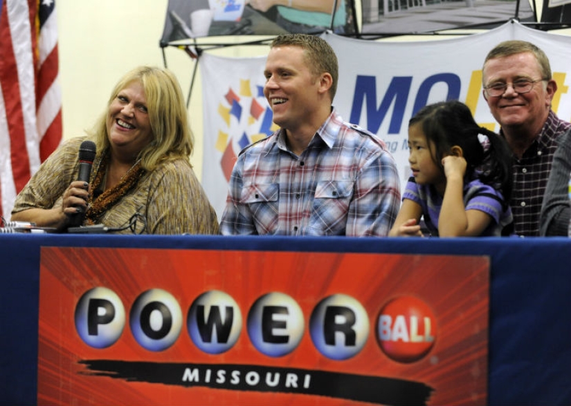 In the USA, the largest jackpot in the world was drawn in the lottery — $ 1.5 billion