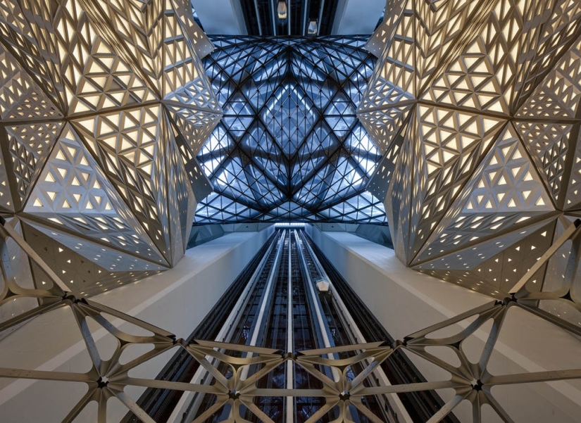 Increíble Morfeo en Macao: se ha abierto un hotel futurista con un exoesqueleto en la capital de los videojuegos