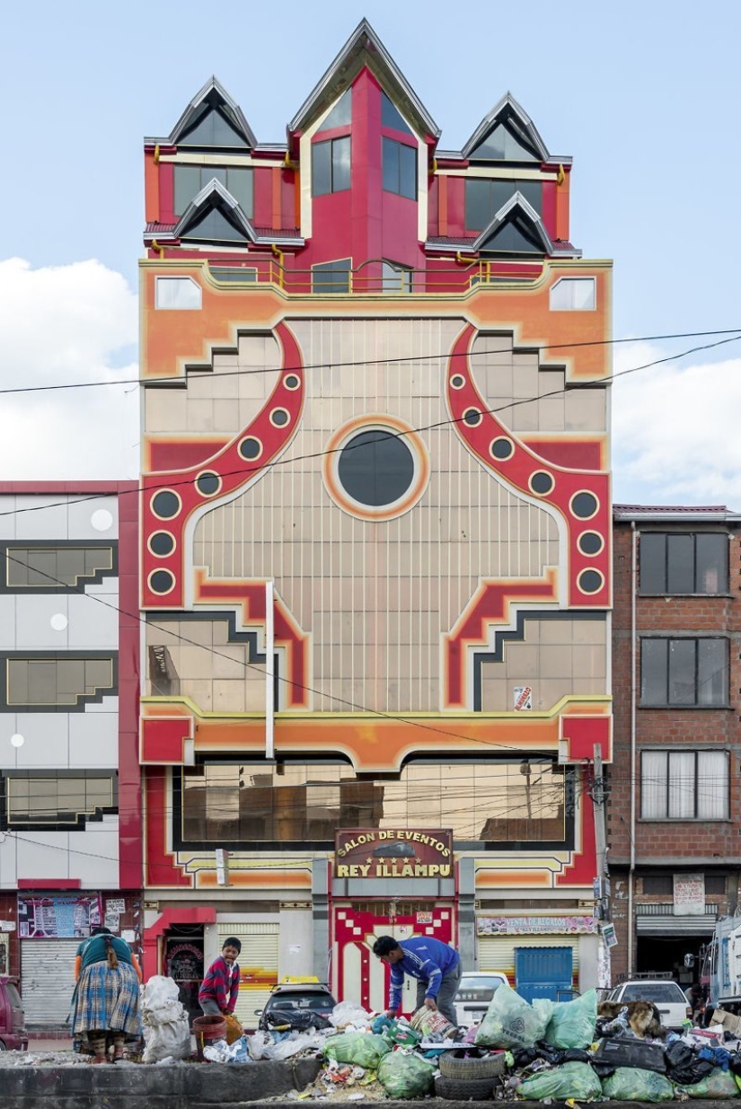 Incredible houses built by rich Indians in Bolivia