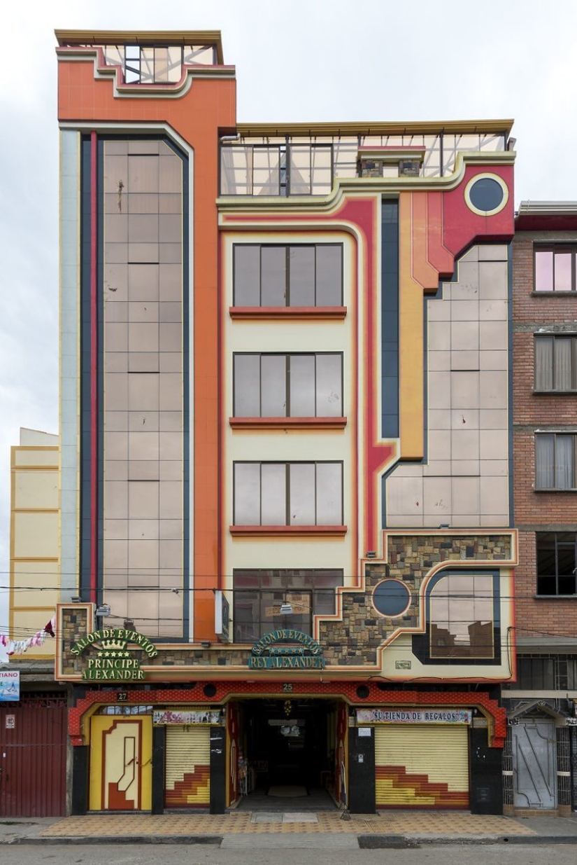 Incredible houses built by rich Indians in Bolivia
