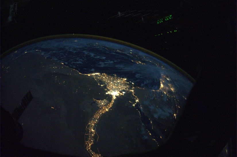 Incredible photos from space of astronaut Douglas Wheelock