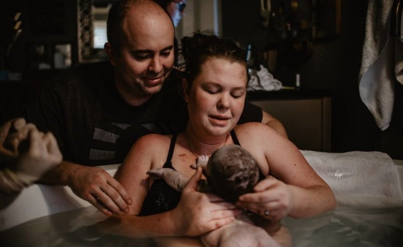Incredibly emotional: photos of men who are present at childbirth