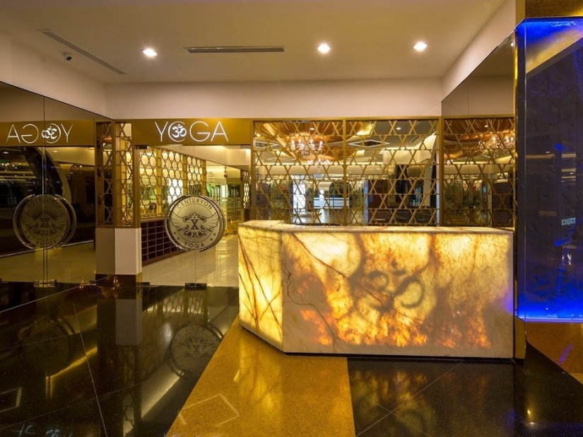 Inside a fitness center with a subscription cost of 24 thousand dollars a year Inside a fitness center with a subscription cost of 24 thousand dollars a year