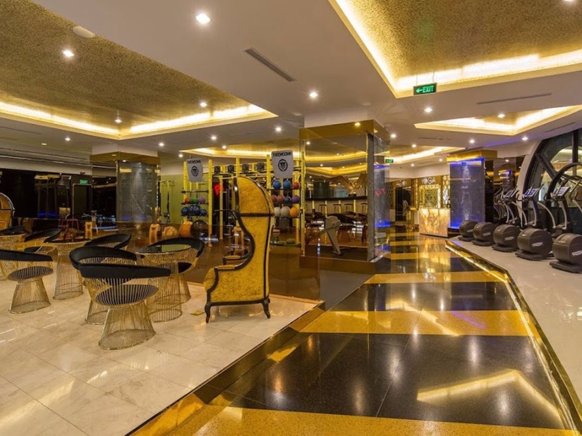 Inside a fitness center with a subscription cost of 24 thousand dollars a year Inside a fitness center with a subscription cost of 24 thousand dollars a year