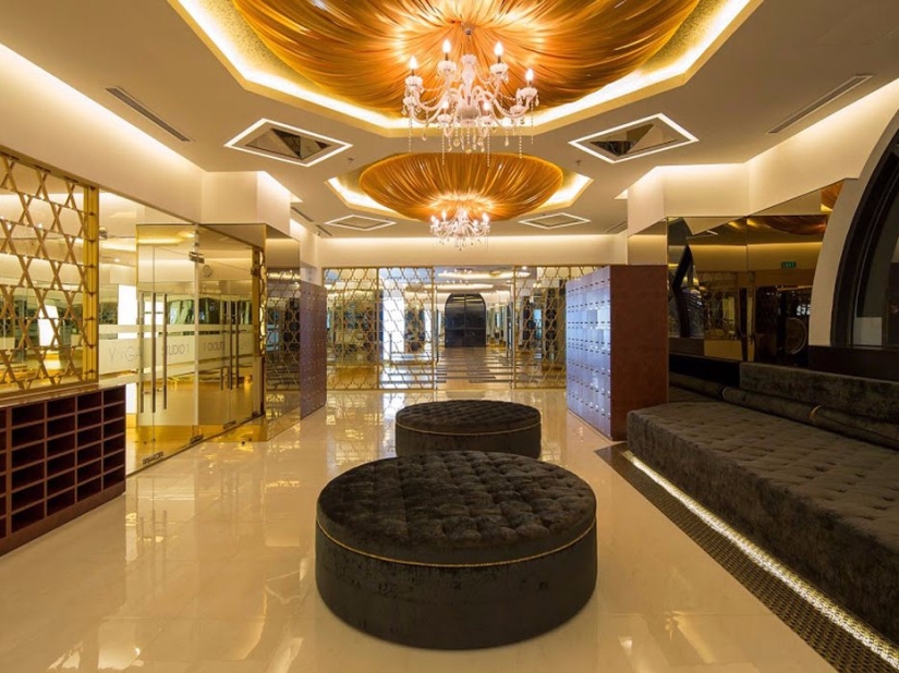 Inside a fitness center with a subscription cost of 24 thousand dollars a year Inside a fitness center with a subscription cost of 24 thousand dollars a year