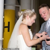 Instant Wedding: A British couple got married in Vegas on their first date