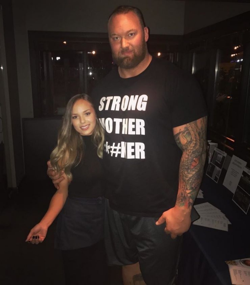 Internet trolls turned on the strongest man on the planet because of a miniature lover Internet trolls turned on the strongest man on the planet because of a miniature lover
