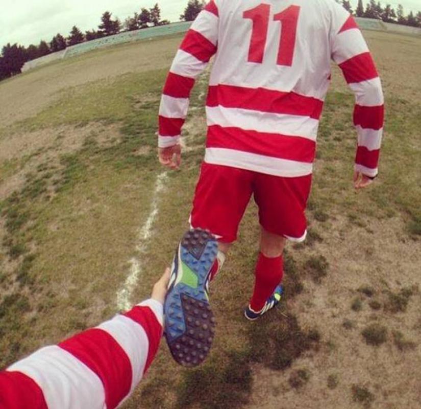 Interpretations of the "Follow Me" photo project, from which you can fall under the table Interpretations of the "Follow Me" photo project, from which you can fall under the table