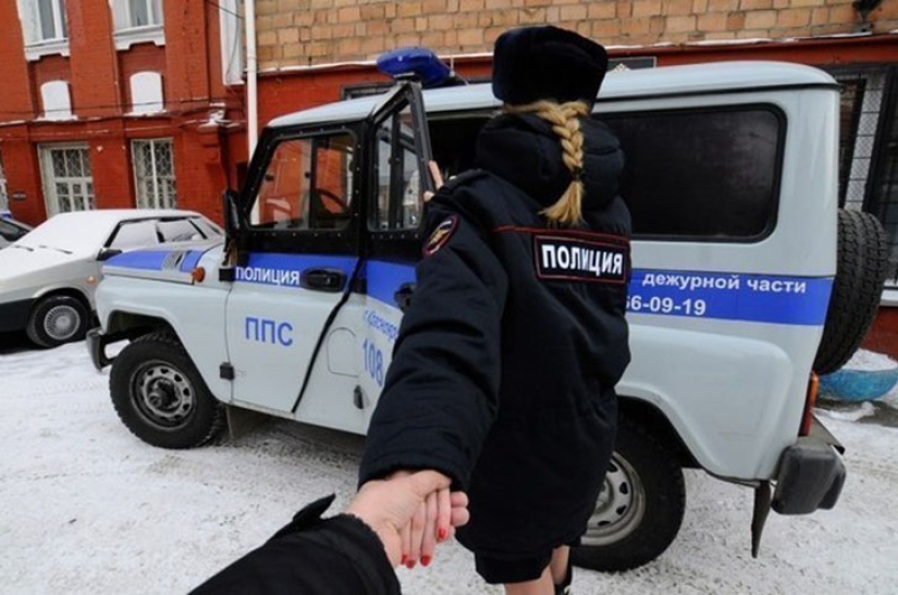 Interpretations of the "Follow Me" photo project, from which you can fall under the table Interpretations of the "Follow Me" photo project, from which you can fall under the table