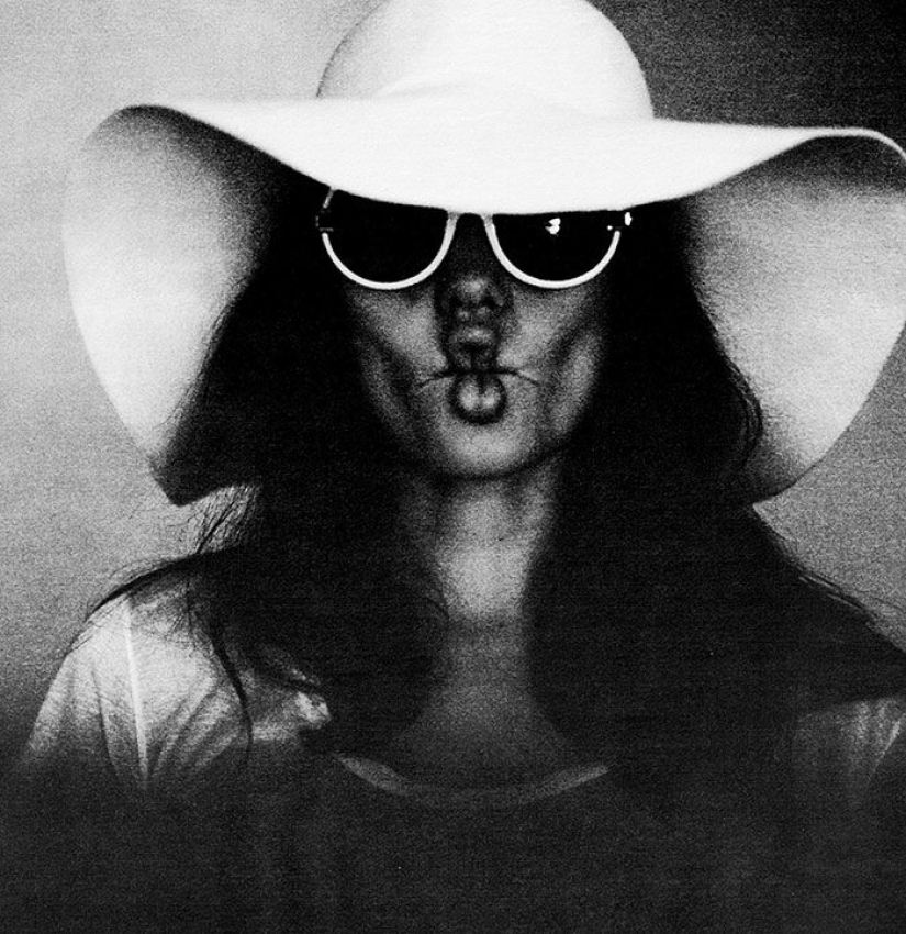 Intimate photos of Angelina Jolie taken by her husband Brad Pitt Intimate photos of Angelina Jolie taken by her husband Brad Pitt