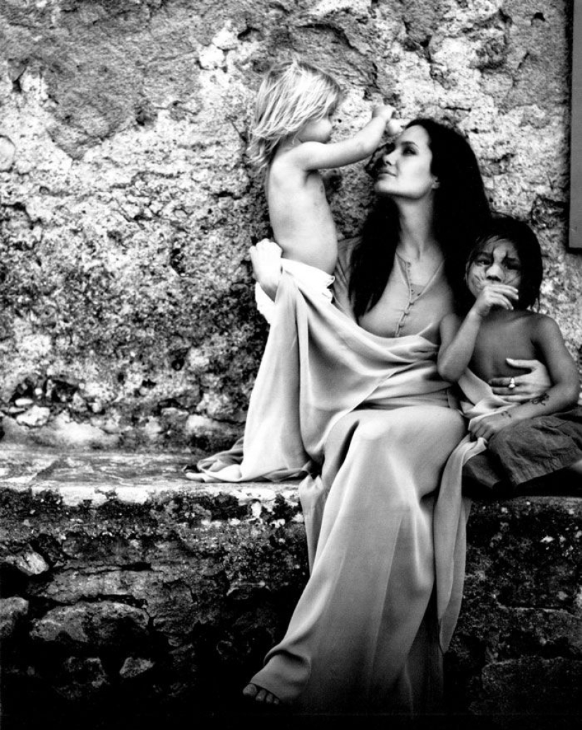 Intimate photos of Angelina Jolie taken by her husband Brad Pitt Intimate photos of Angelina Jolie taken by her husband Brad Pitt