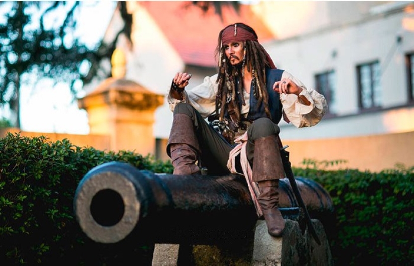 Jack, ¿eres tú? La mujer estadounidense eleva el cosplay al nivel de la clonación