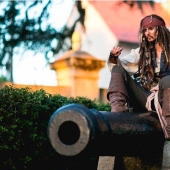 Jack, is that you? American woman elevates cosplay to the level of cloning