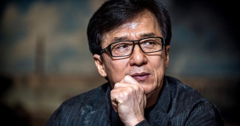 Jackie Chan pagará un millón de yuanes al creador de la vacuna contra el coronavirus Jackie Chan pagará un millón de yuanes al creador de la vacuna contra el coronavirus