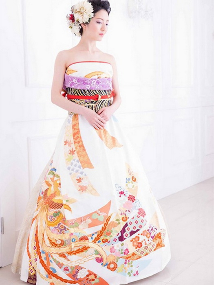 Japanese Brides Transform Their Traditional Kimonos Into Stunning Wedding Dresses