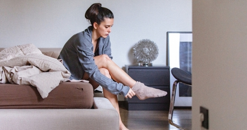 Japanese designer presented a collection of "eco-friendly" leaky socks Japanese designer presented a collection of "eco-friendly" leaky socks