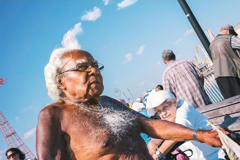 Jonathan Highby es un fotógrafo al que todo el mundo posa para un fotograma