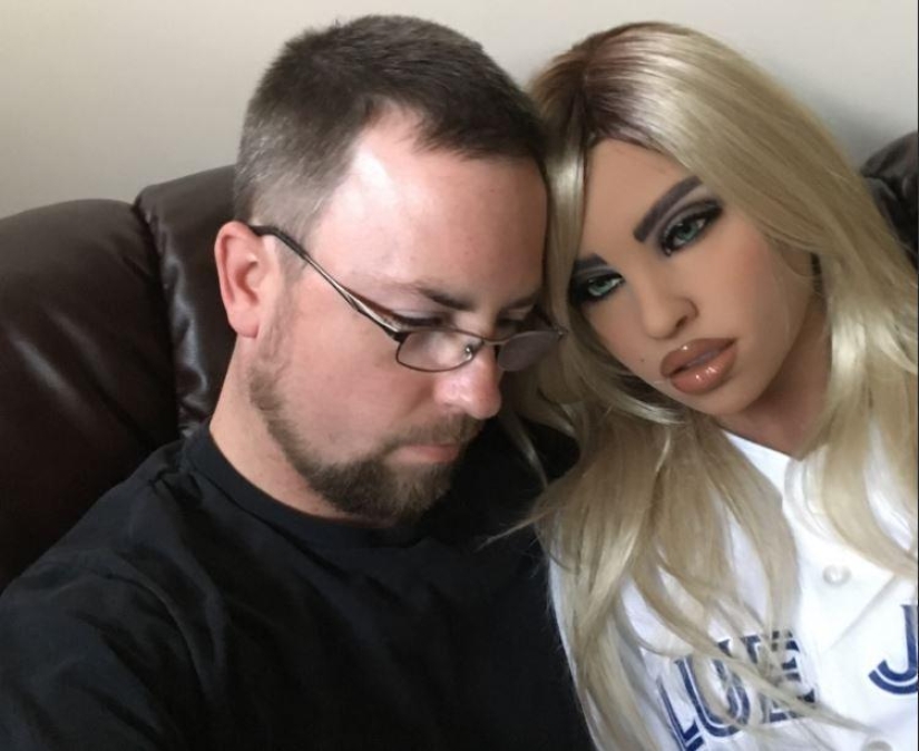 Juegos para Adultos, o Por Qué los Hombres Juegan con Muñecas