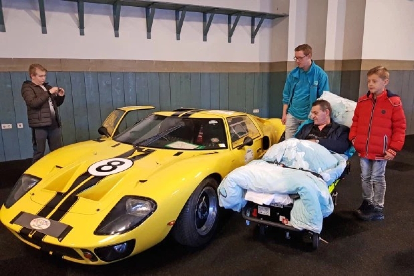 Kind wizards: Dutch volunteers fulfill the last wishes of terminally ill people