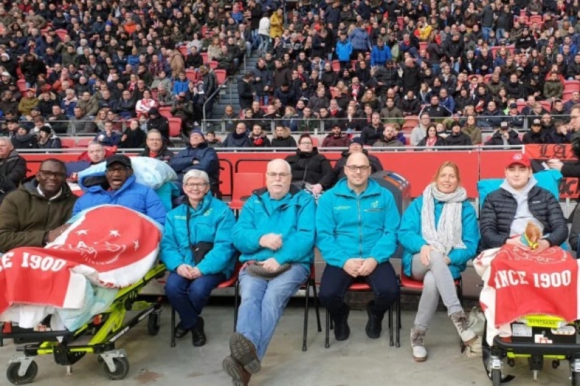 Kind wizards: Dutch volunteers fulfill the last wishes of terminally ill people