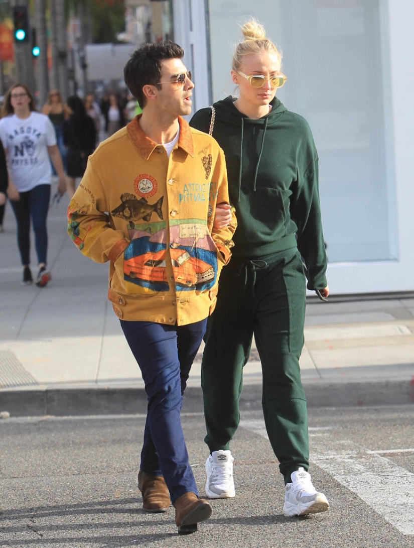 La actriz Sophie Turner y su esposo, el músico Joe Jonas, se convertirán en padres por primera vez