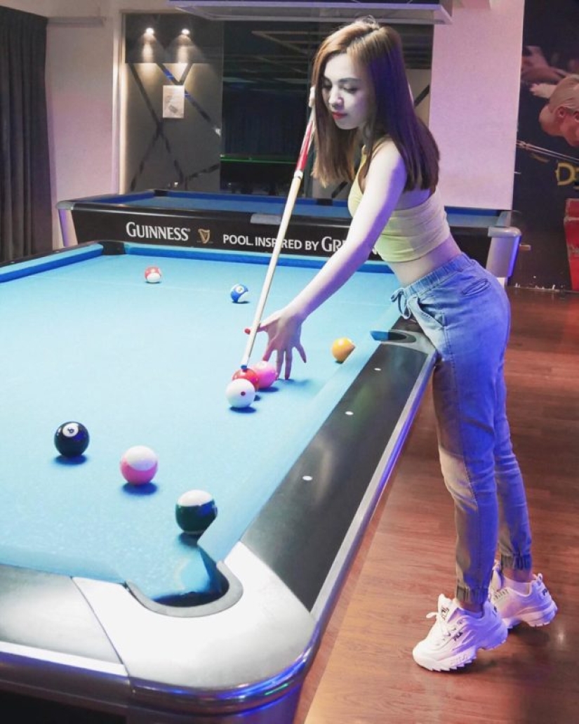 "¿La azafata más bella del mundo?": foto de una azafata de AirAsia se ha vuelto viral