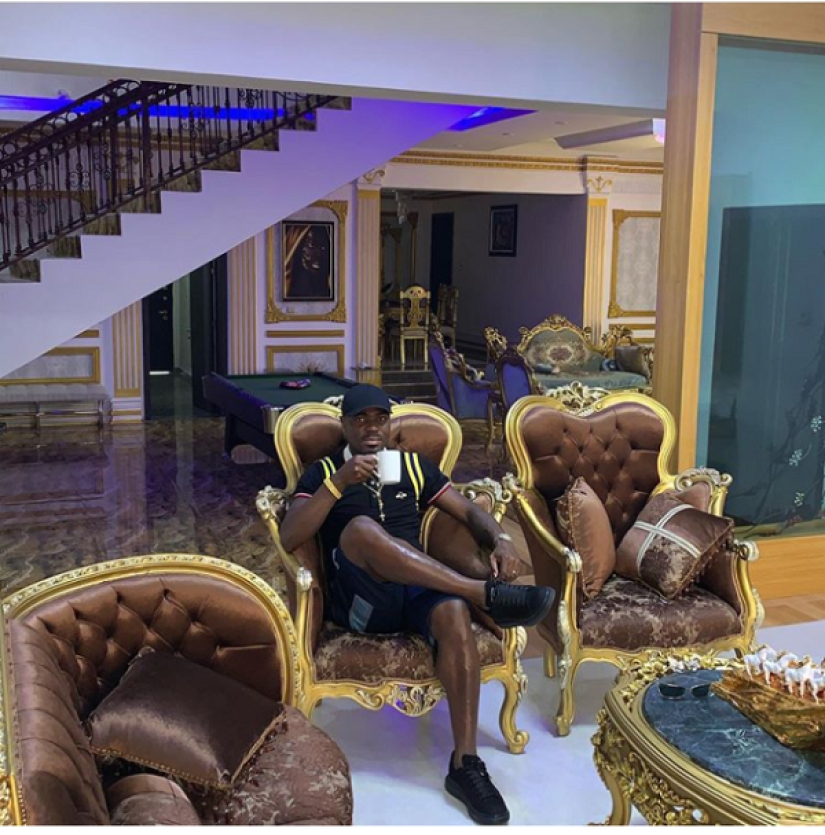 La casa que construyó Emenike: fotos del coro del ex jugador de fútbol Spartak aparecieron en la web La casa que construyó Emenike: fotos del coro del ex jugador de fútbol Spartak aparecieron en la web