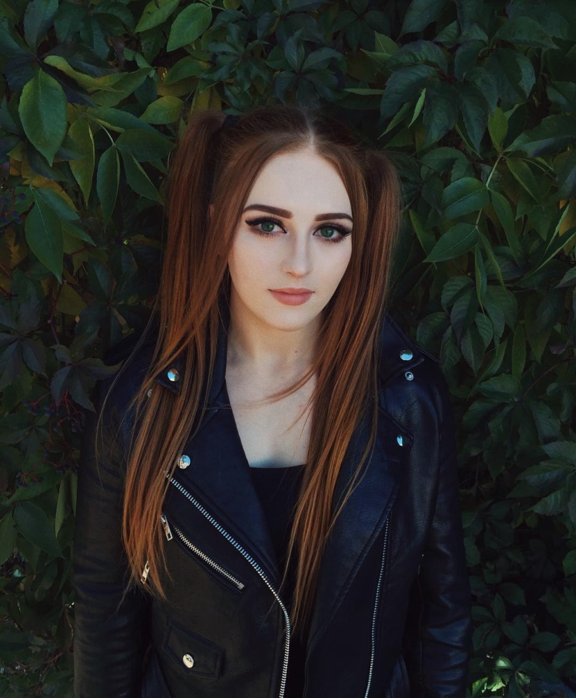 "La chica de las manos de acero": en la cafetería del hombre fuerte Julia Vince, nadie pide un libro de quejas