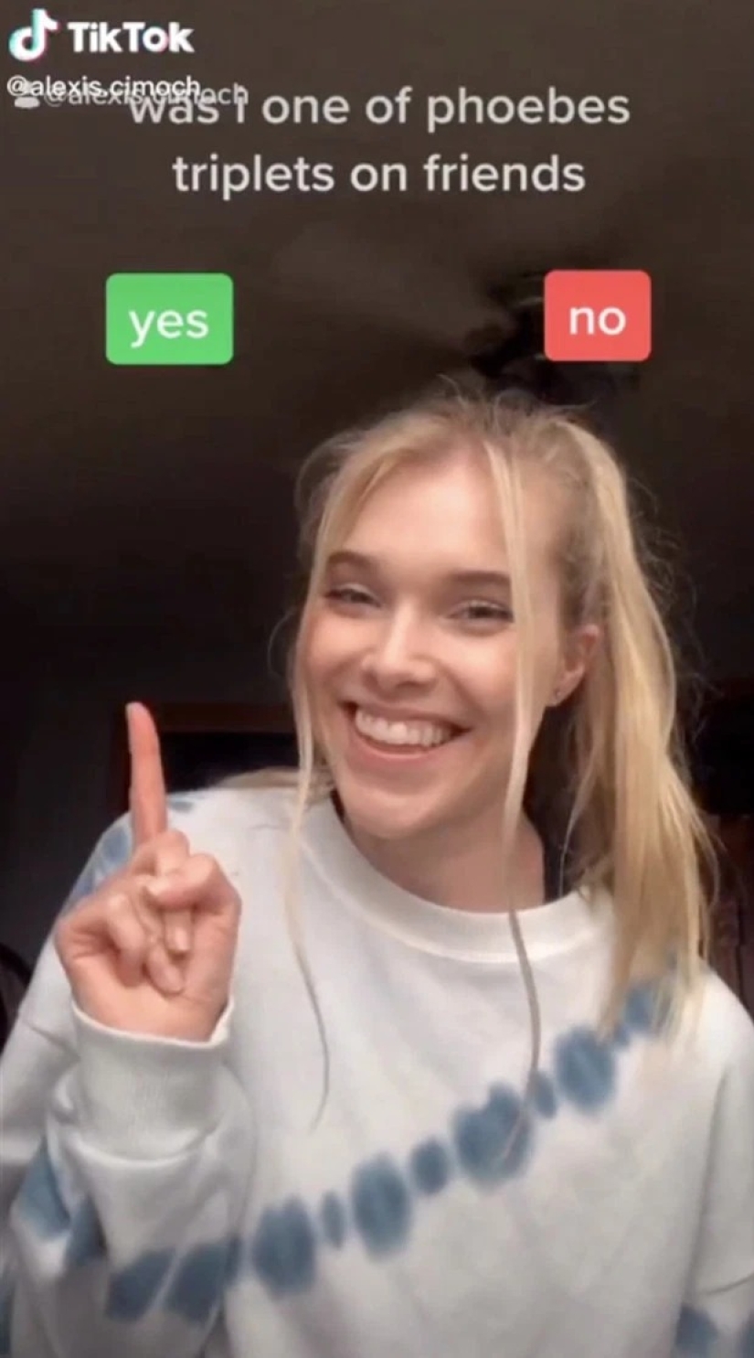 La chica que interpretó a la hija de Phoebe de "Friends" creció y se convirtió en su telemama La chica que interpretó a la hija de Phoebe de "Friends" creció y se convirtió en su telemama