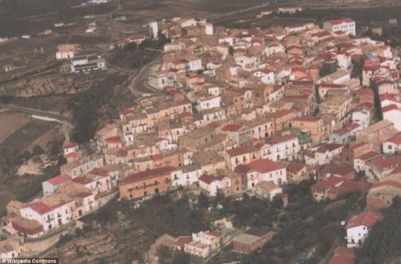 La ciudad italiana pagará 2.000 euros a quienes deseen mudarse allí La ciudad italiana pagará 2.000 euros a quienes deseen mudarse allí