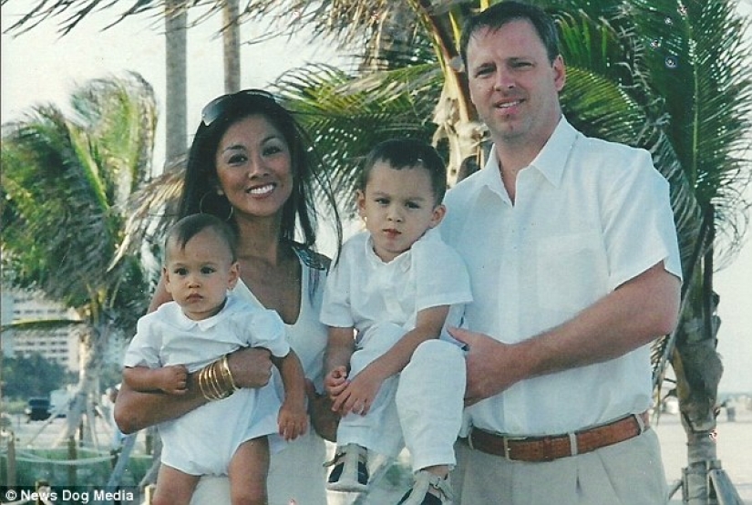 La esposa de un cirujano plástico con un cuerpo ideal se convirtió en un anuncio de la clínica de su esposo La esposa de un cirujano plástico con un cuerpo ideal se convirtió en un anuncio de la clínica de su esposo