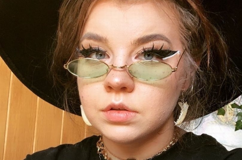 La estrella Tik-Tok se hace llamar bruja y gana mucho dinero con la brujería La estrella Tik-Tok se hace llamar bruja y gana mucho dinero con la brujería