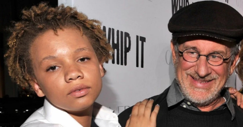 La hija de Steven Spielberg decidió hacer una carrera en el porno. A papá no le importa