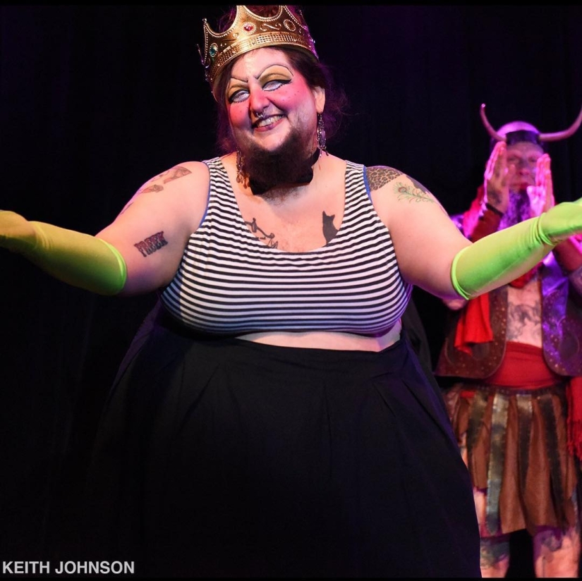 La historia de amor de una mujer barbuda y un satanista que se casaron gracias a las redes sociales